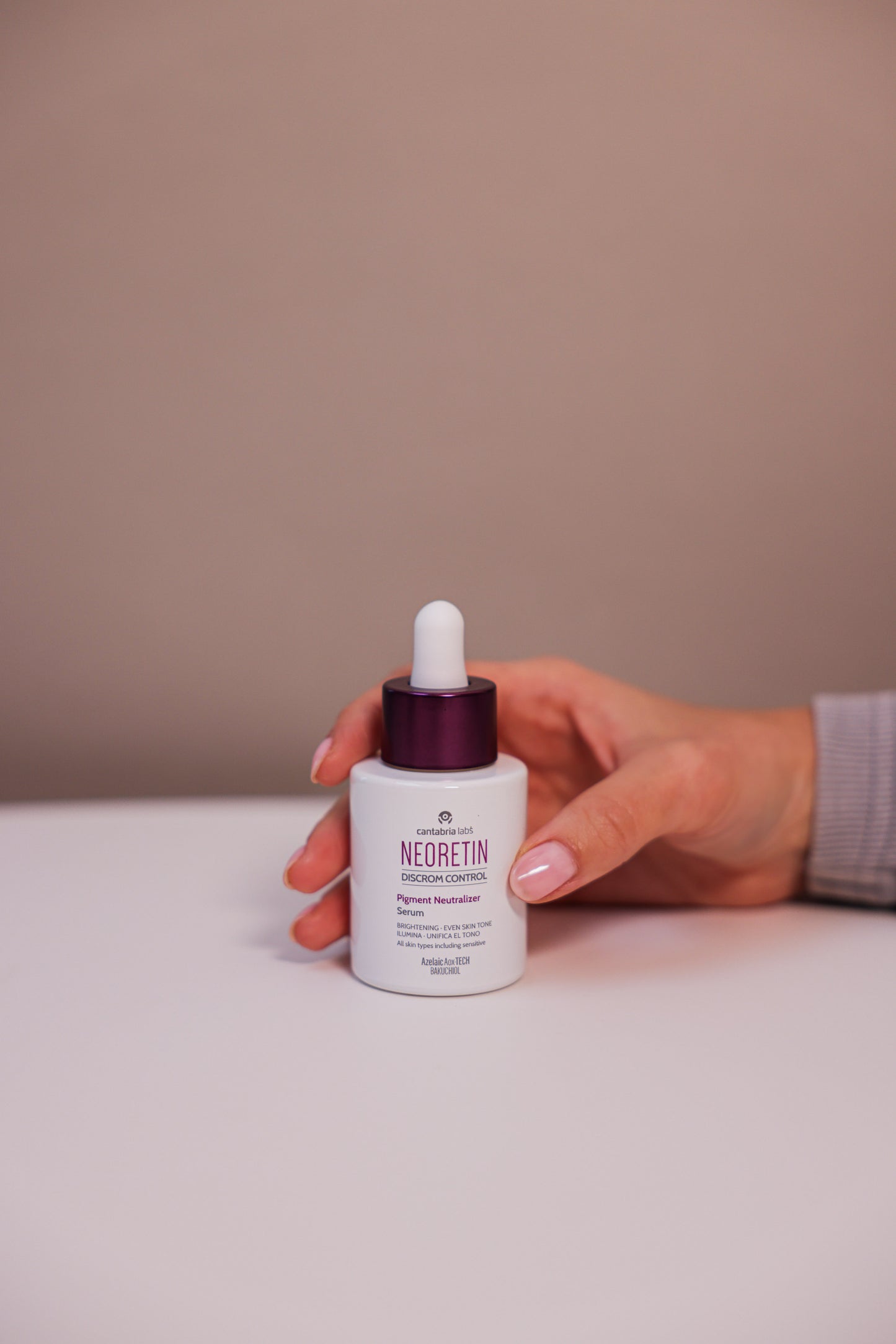 NEORETIN DEPIGMENTUOJANTIS SERUMAS "DISCROM CONTROL", 30 ML