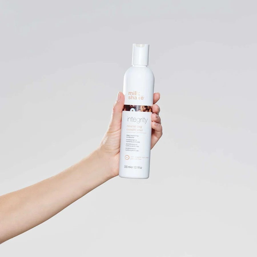 MILK SHAKE MAITINAMASIS KONDICIONIERIUS "INTEGRITY NOURISHING CONDITIONER", 300 ML
