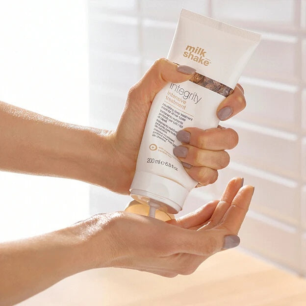 MILK SHAKE MAITINAMOJI PLAUKŲ KAUKĖ "INTEGRITY INTENSIVE TREATMENT", 200 ML