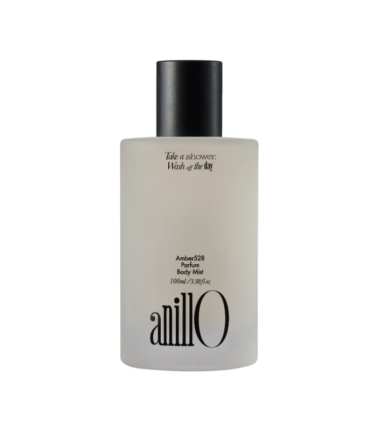 ANILLO Amber528 Parfum Body Mist drėkina odą ir apgaubia yuzu, pačiulių bei kedro aromatu. Su hialurono rūgštimi ir beržų sula. Karale.lt