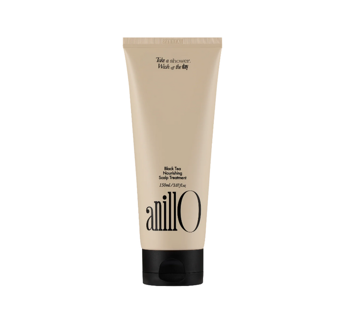 ANILLO Black Tea Nourishing Scalp Treatment maitina pažeistus plaukus ir ramina jautrią galvos odą. Su arbatos ekstraktu, pantenoliu ir niacinamidu. Karale.lt