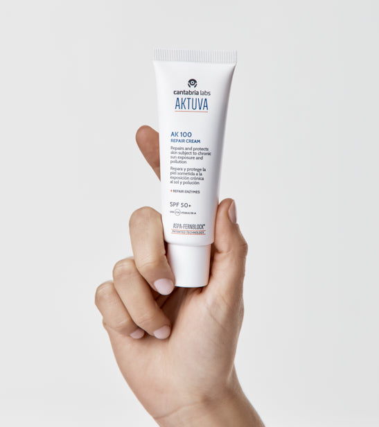 ENDOCARE Aktuva AK100 Repair SPF100 – atkuriamasis kremas su Aspa-Fernblock®, Vederine®. Saugo nuo UV, drėkina, stiprina barjerą. 50ml. Karale.lt