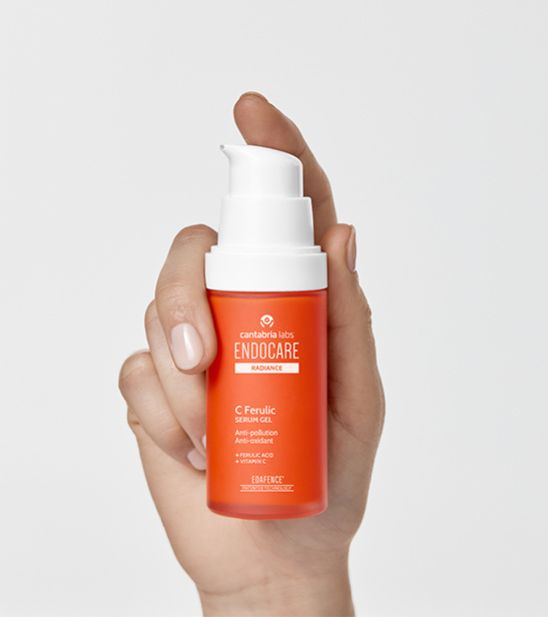 ENDOCARE Radiance C Ferulic – serumas su vitaminu C, ferulo rūgštimi, EDAFENCE®. Saugo nuo taršos, mėlynosios šviesos, suteikia skaistumo. 30ml. Karale.lt