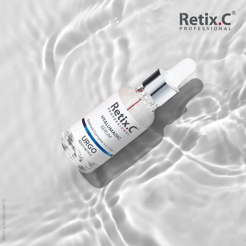 Retix.C HyaluMagic Serum intensyviai drėkina sausą, dehidratuotą odą. Su hialurono rūgštimi, ektoinu ir pantenoliu, odos komfortui ir elastingumui. Karale.lt