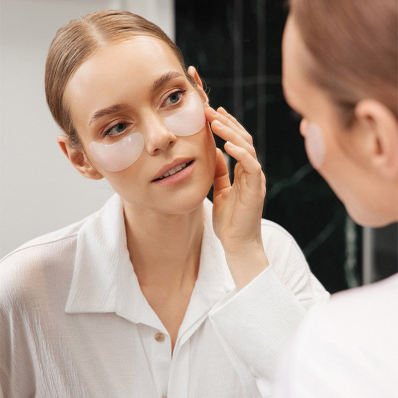 "AIMX" DRĖKINANTI IR GAIVINANTI PAAKIŲ KAUKĖ SU HIALURONU „REVIVE ME“