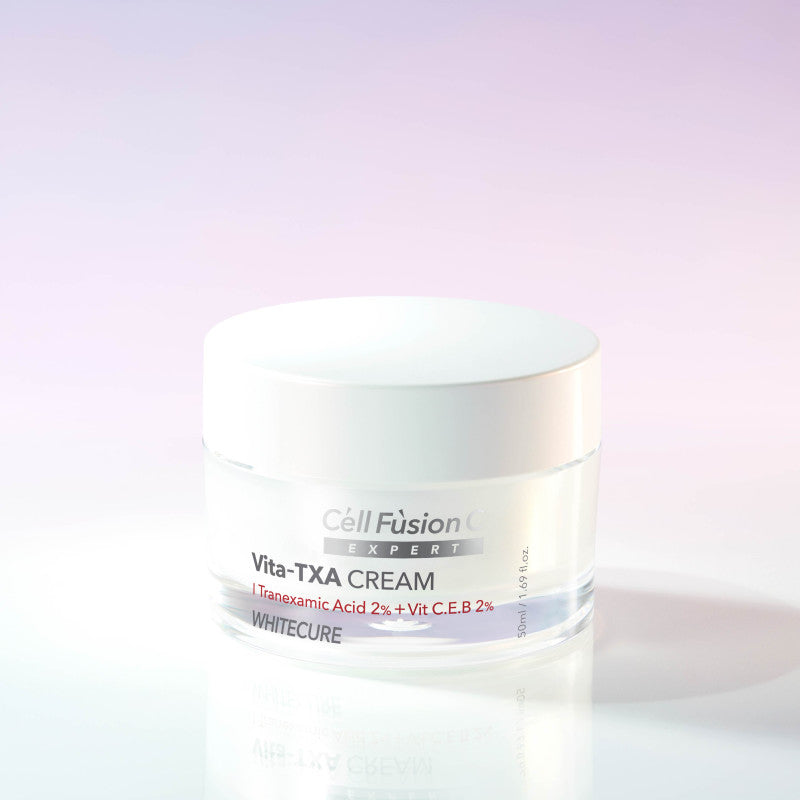 Cell Fusion C Vita TXA Cream skaistina pigmentuotą odą, padeda mažinti dėmes ir drėkina. Su 2 % TXA, niacinamidu, vitaminais C ir E. Karale.lt