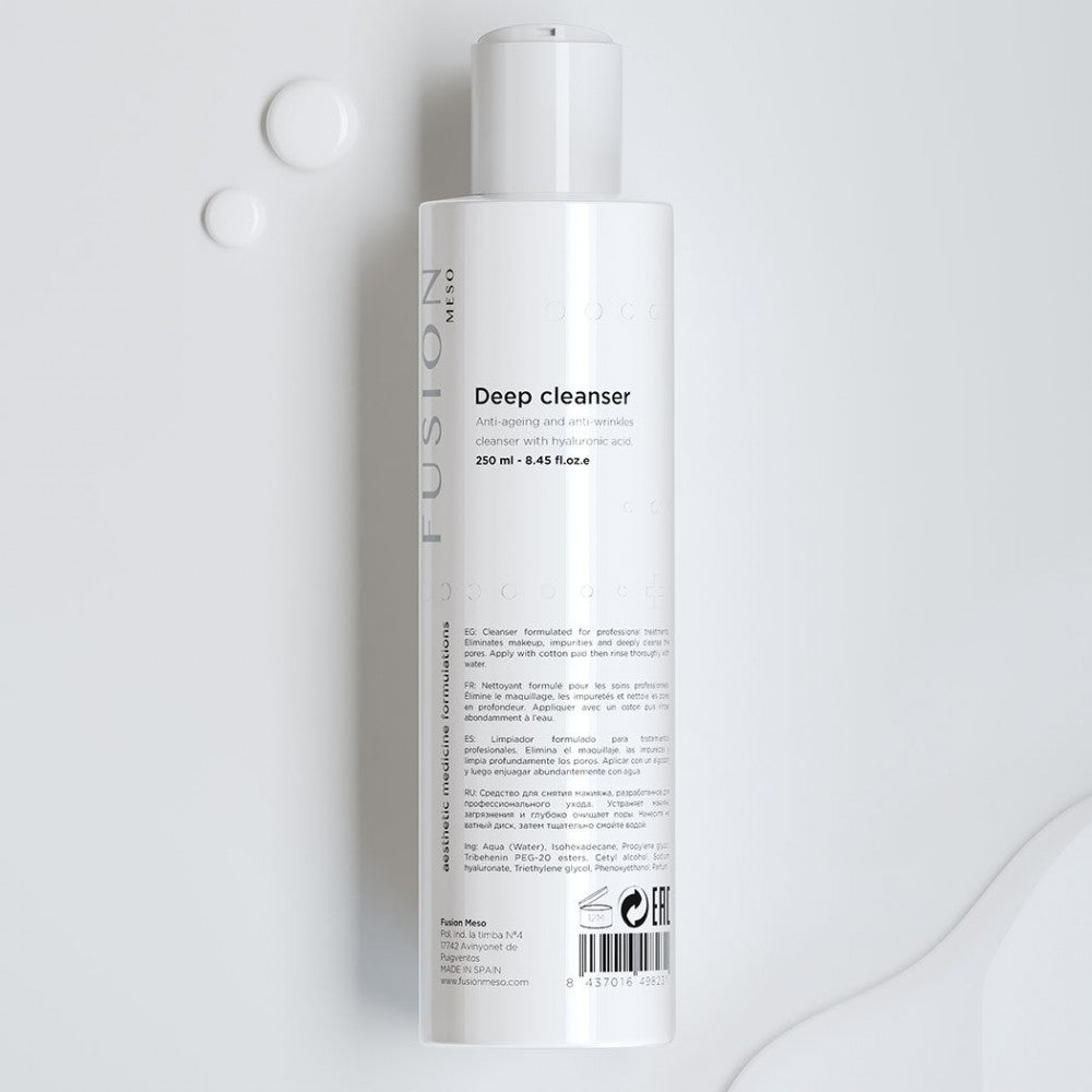 Fusion Mesotherapy Deep Cleanser – kreminis prausimosi pienelis su hialurono rūgštimi. Valo giliai, drėkina, tinka jautriai odai. Karale.lt