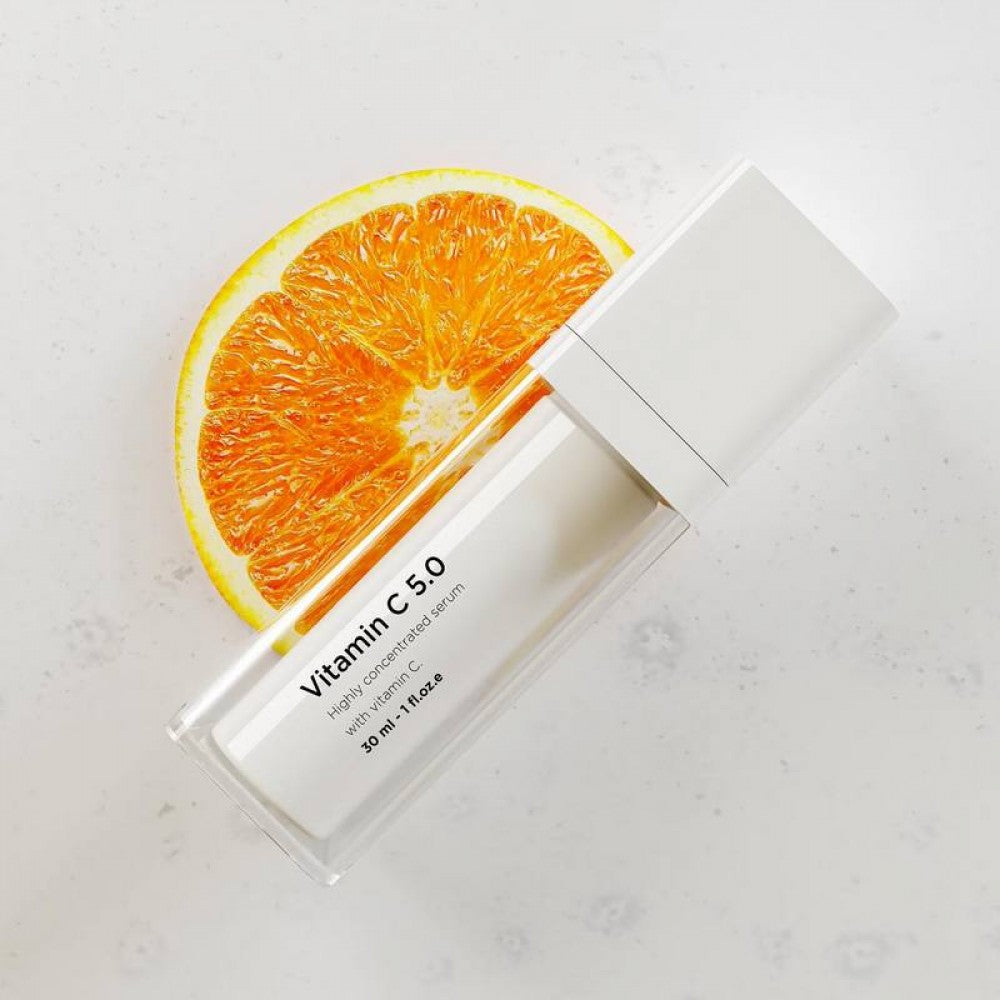 Fusion Mesotherapy Vitamin C 5.0 serumas su stabilia vitamino C forma ir hialurono rūgštimi. Mažina pigmentines dėmes, suteikia skaistumą. Karale.lt