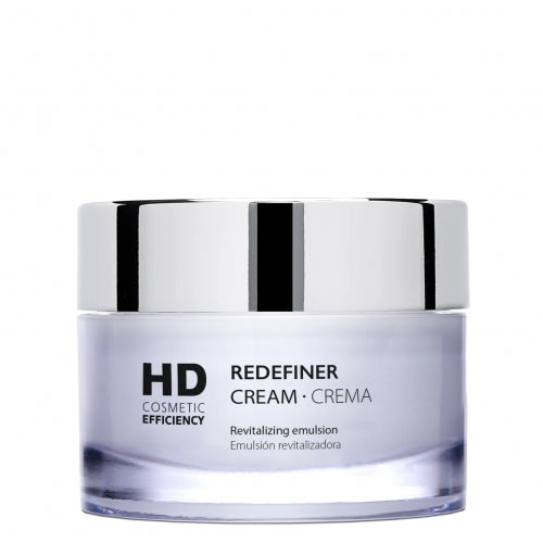 HD Redefiner veido kremas su peptidais, keramidais ir hialurono rūgštimi stangrino odą, atkuria kontūrus ir mažina raukšles. Profesionali anti-age priežiūra visiems odos tipams – 50ml.
