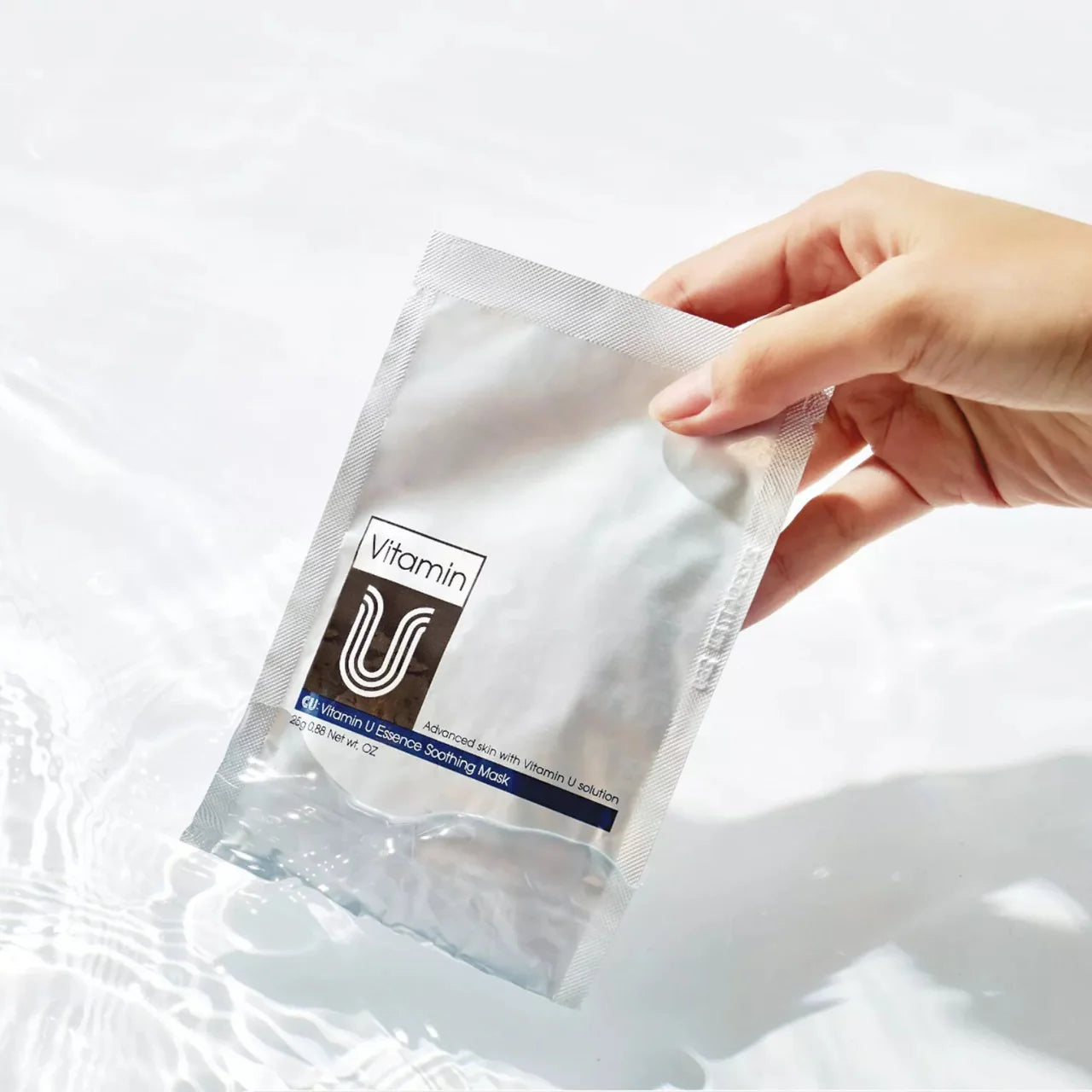 "CUSKIN" MAITINAMOJI, RAMINAMOJI LAKŠTINĖ VEIDO KAUKĖ SU VITAMINU U "VITAMIN U ESSENCE SOOTHING MASK",  1 VNT